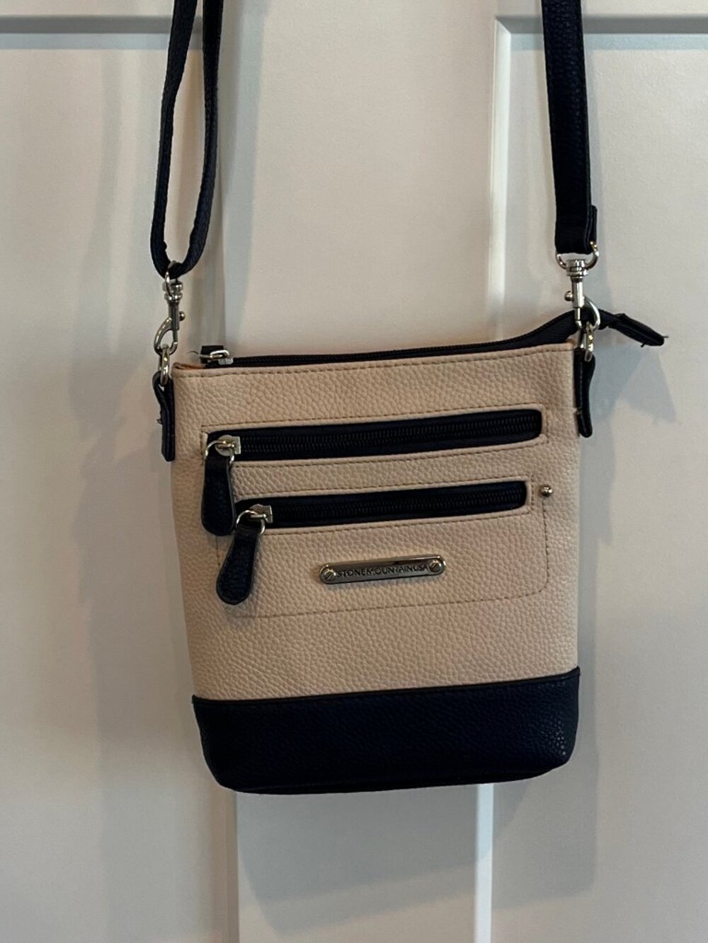 EUC Leather Cross-Body Bag Purse, Stone Mountain